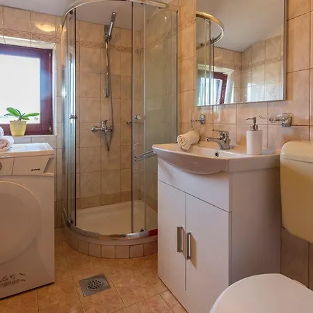 Casa Kujici Feriehus